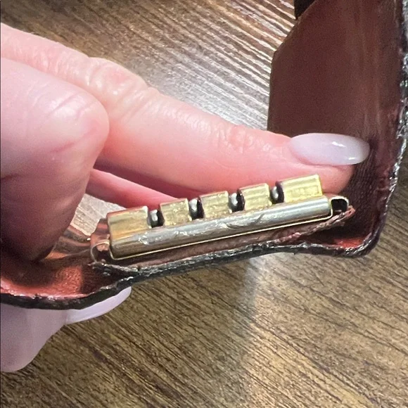 100% Authentic LV Monogram Canvas Small Key & Card Holder - Picture 10 of 12